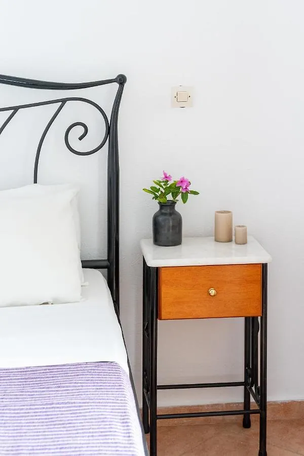 Sofia Apartments By The Sea Ορνός