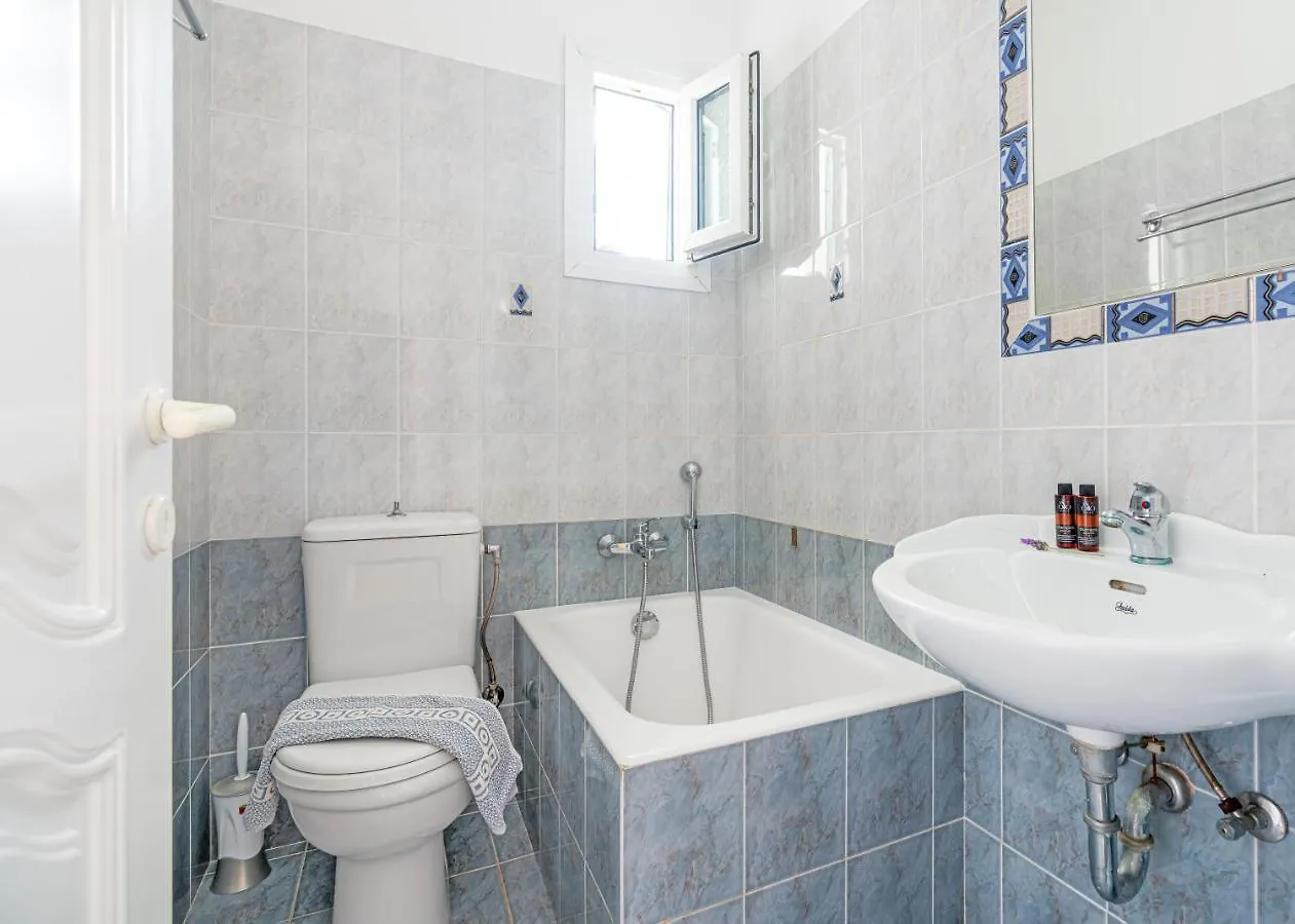 Sofia Apartments By The Sea 0*, Ορνός